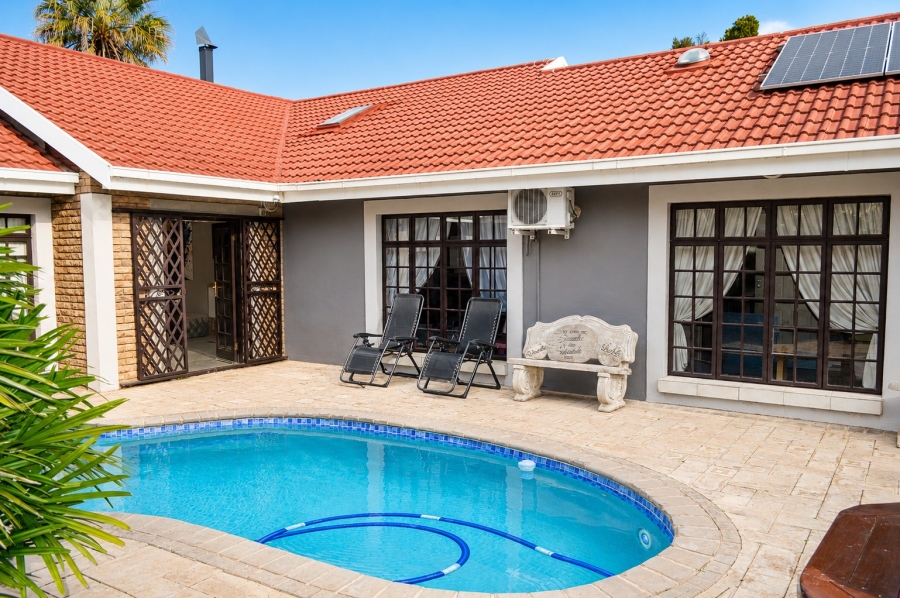 5 Bedroom Property for Sale in Wilkoppies North West